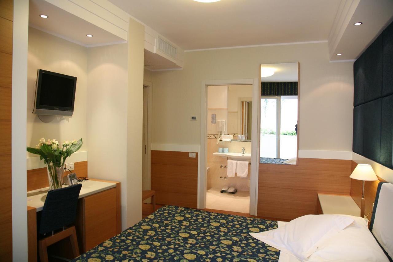 Aparthotel England Riccione Luaran gambar